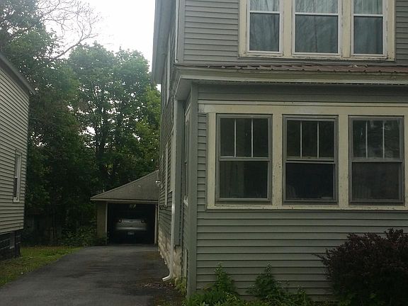 front view of the driveway