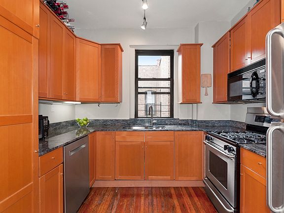 2nd image of 130 W 16th St APT 65