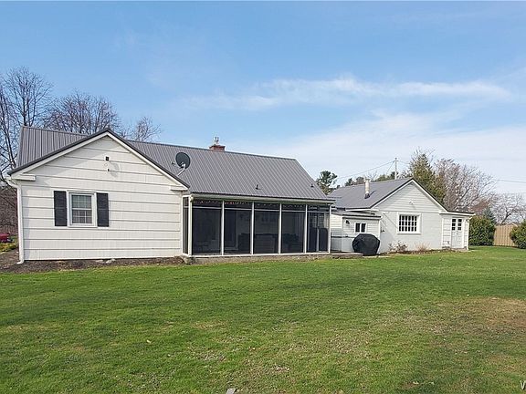 2nd image of 6097 Eckhardt Rd