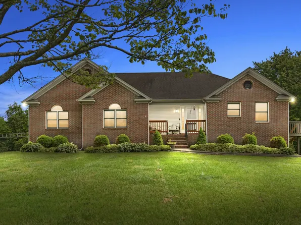 97 Camelot Dr, Cadiz, KY 42211