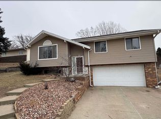 4710 Tyler St, Sioux City, IA 51108