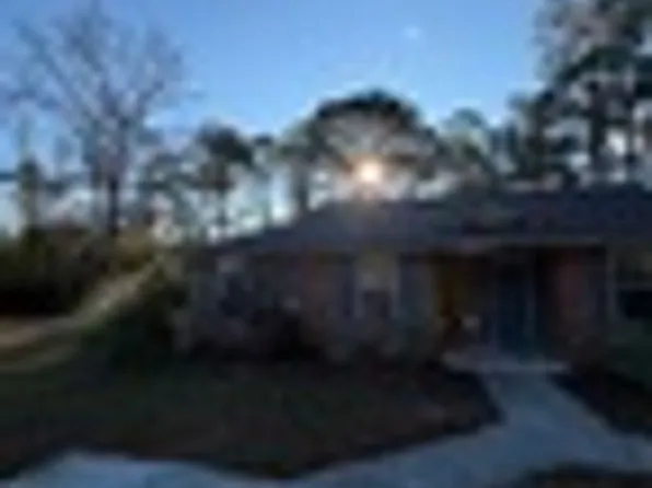 444 Admirals Walk Dr, Saint Marys, GA 31558