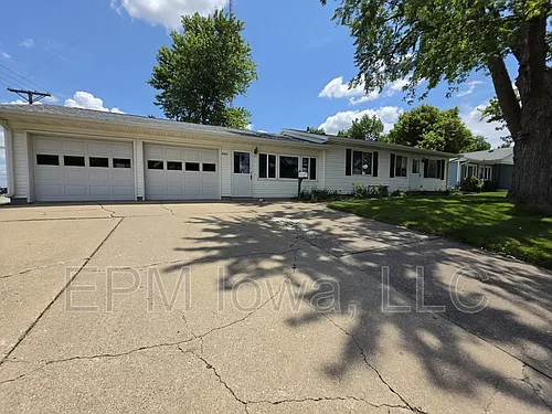 4747 Danbury St NE Photo 1