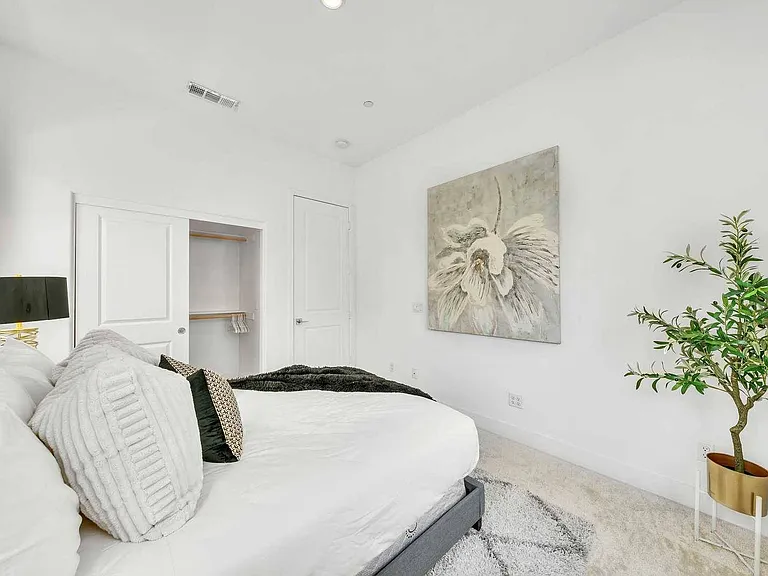 141 Sawbuck — Photo 35