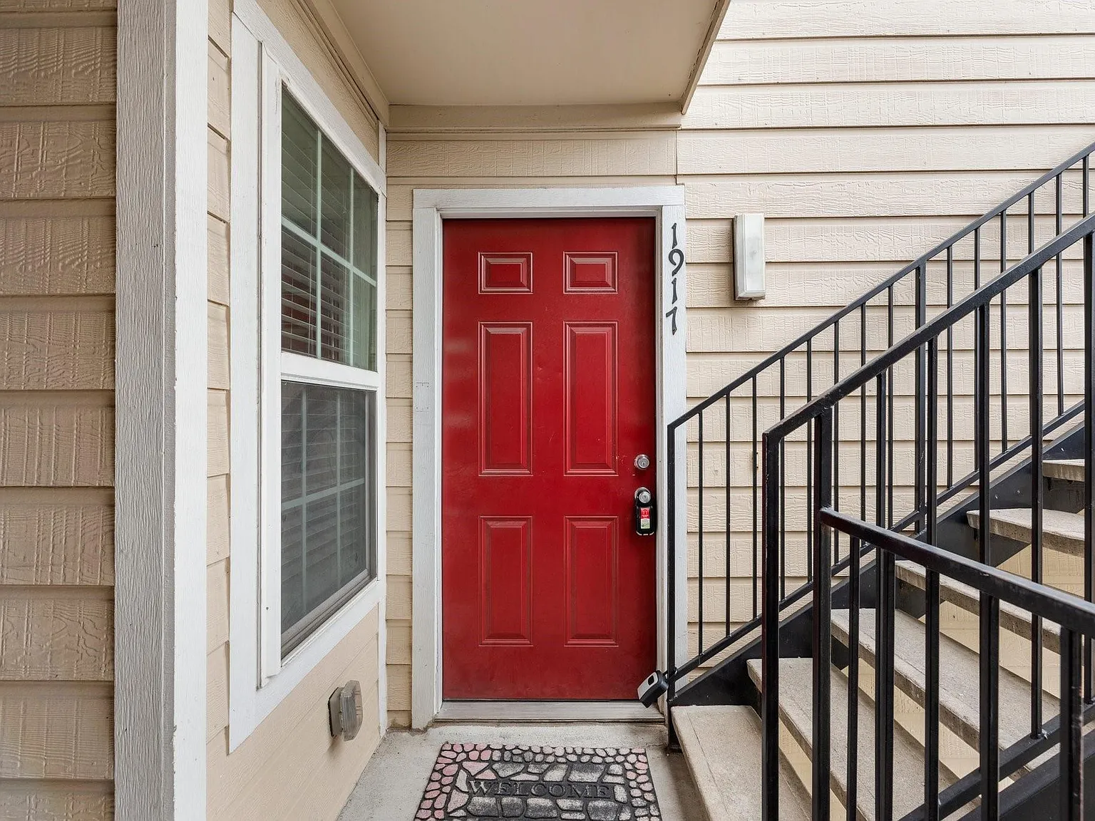 2 bed, 2.0 bath, 952 sqft, $1,600 — Photo 2