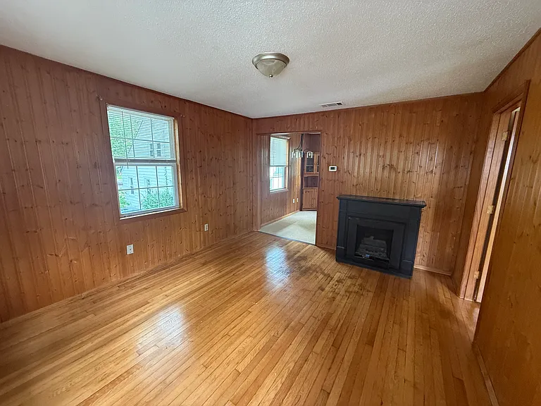14 Huber Rd — Photo 2