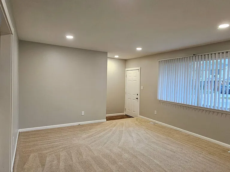 36642 Hiveley St — Photo 5