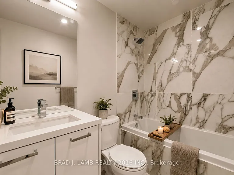 284 King St E #906 — Photo 4