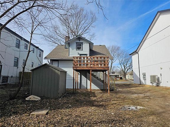 3rd image of 921 S Noland Rd