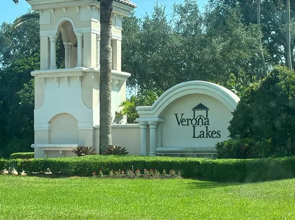 9436 Lago Dr, Boynton Beach, FL 33472