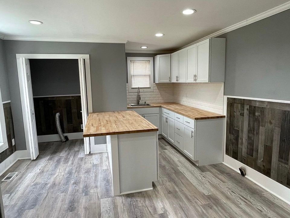 1st image of 603 E Main St #1