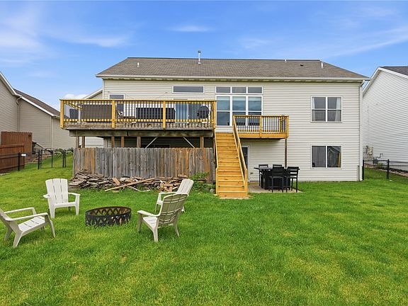 4th image of 2413 Radcliffe Dr SW