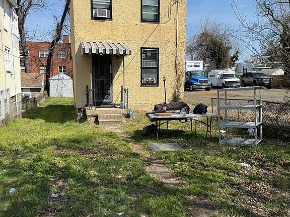 2nd image of 1312 V St SE