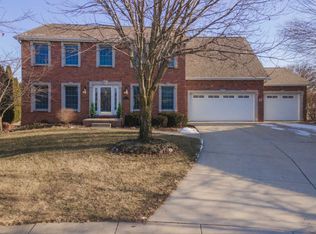 3 Turtleback Ct, Bloomington, IL 61705