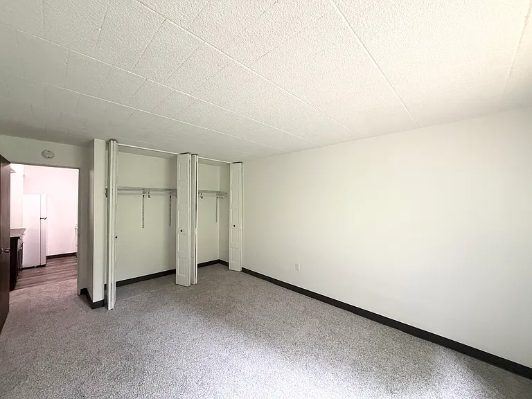 Essex House — Photo 9