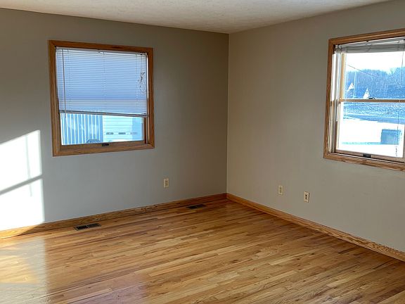 3rd image of 2140 Sackett Rd APT 209