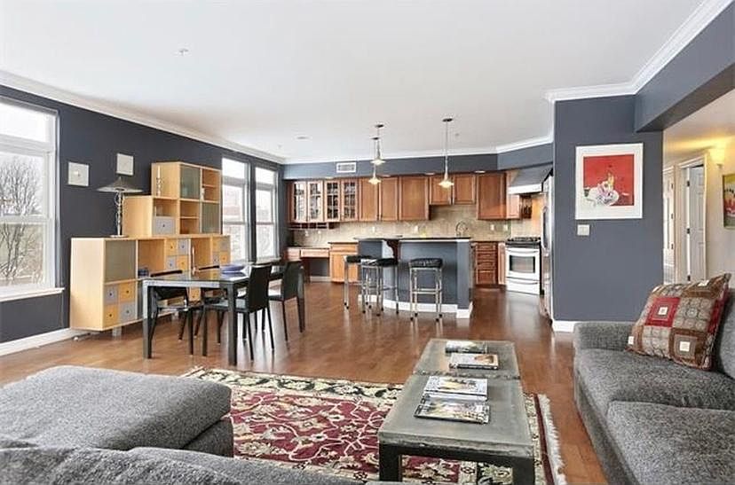 1st image of 920 E 17th Ave Unit 301