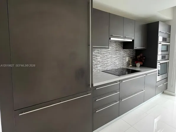 7875 NW 107th Ave APT 412, Doral, FL 33178