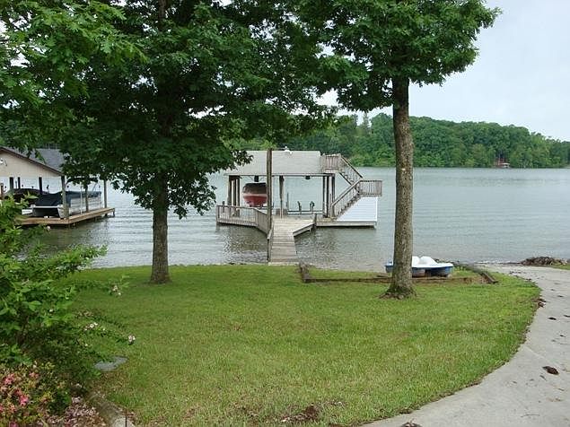1st image of 300 Sunny Cove Dr