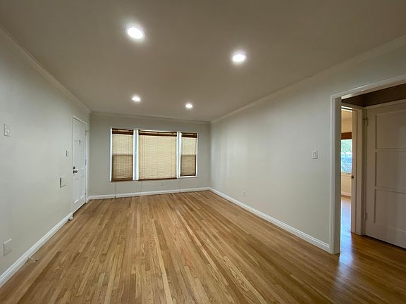 3rd image of 628 Lincoln Blvd APT A