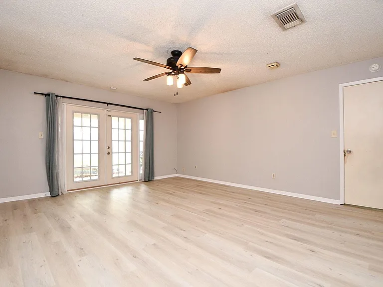 1947 Mayweather Ln — Photo 30