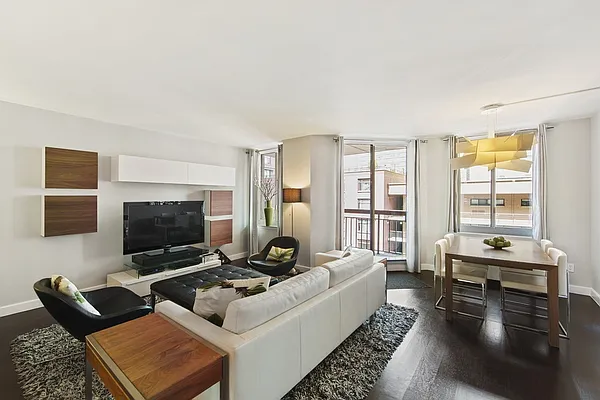 Sold by Nest Seekers International | media 2