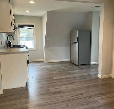 4th image of 165 N 18th St Floor 3