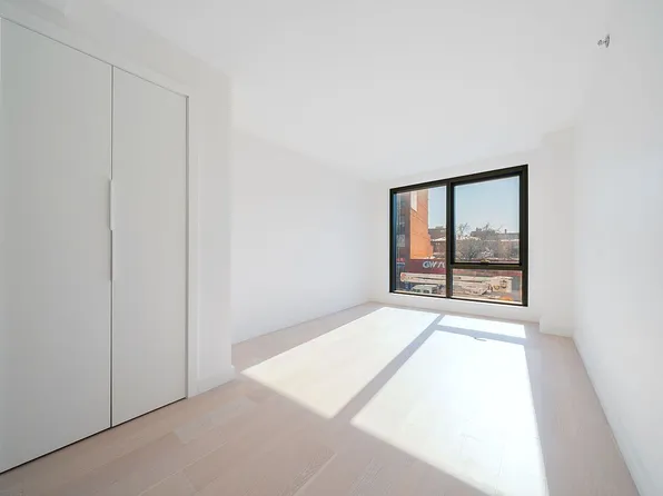 144-49 Northern Blvd #218, Flushing, NY 11354