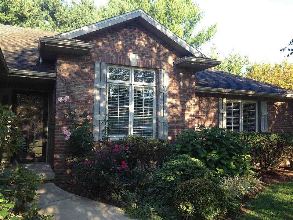 1st image of 848 W Rosewood Dr