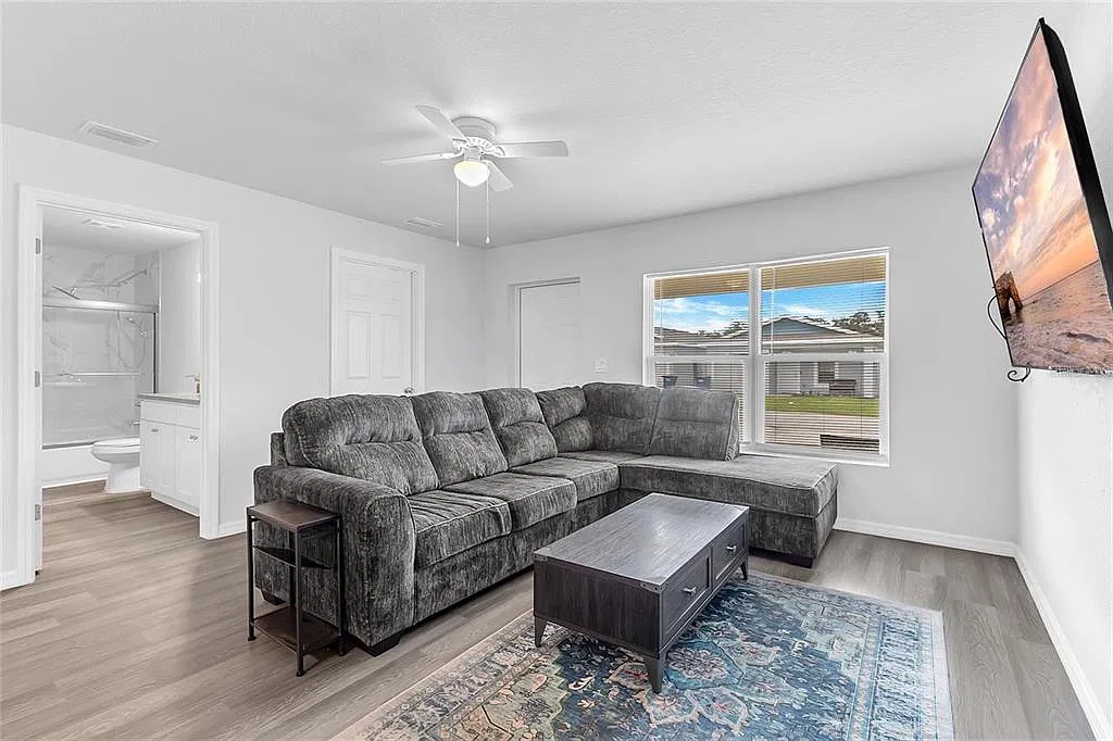 3 bed, 2.0 bath, 1226 sqft, $1,625 — Photo 4