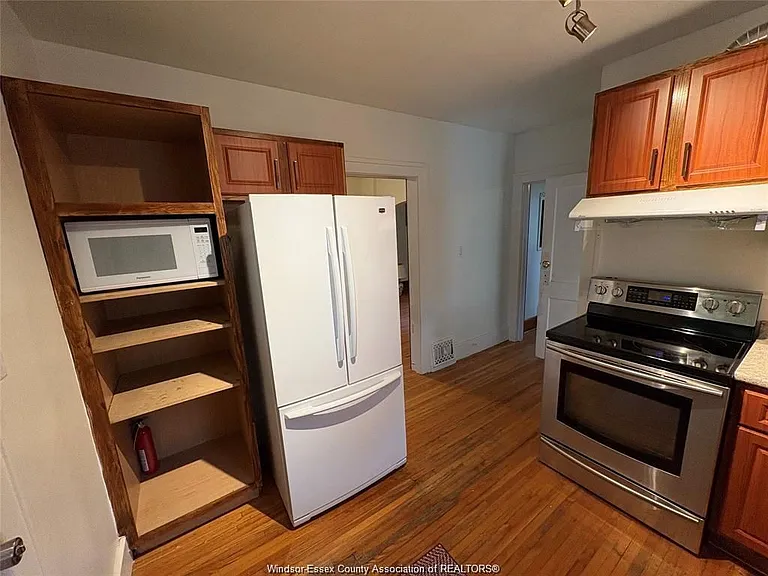 855 Edward Ave — Photo 14