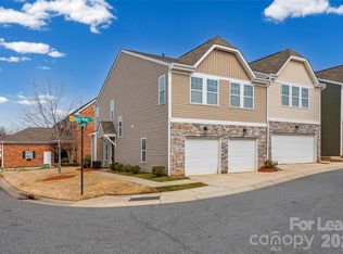 7333 Adare Mews Rd, Charlotte, NC 28217