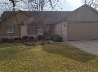 1906 S Shore Dr, Rochester Hills, MI 48307