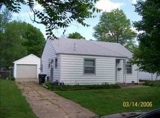 2236 SW Macvicar Ave, Topeka, KS 66611