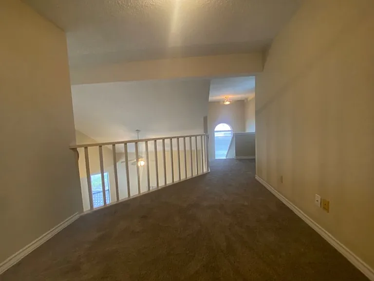 13913 Dasmarinas Dr — Photo 43