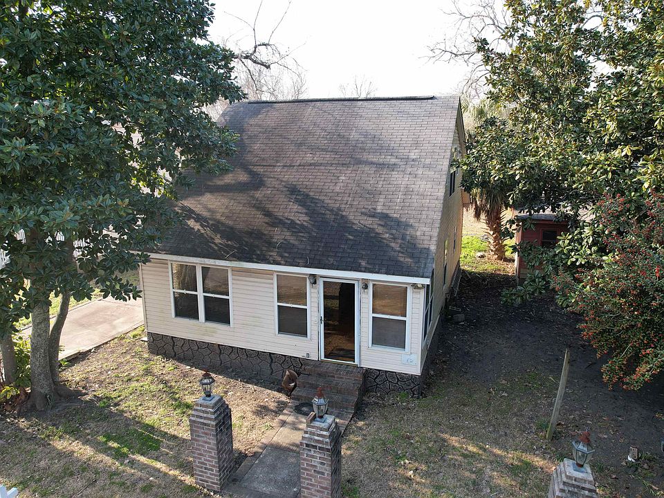 1st image of 604 Henry St.