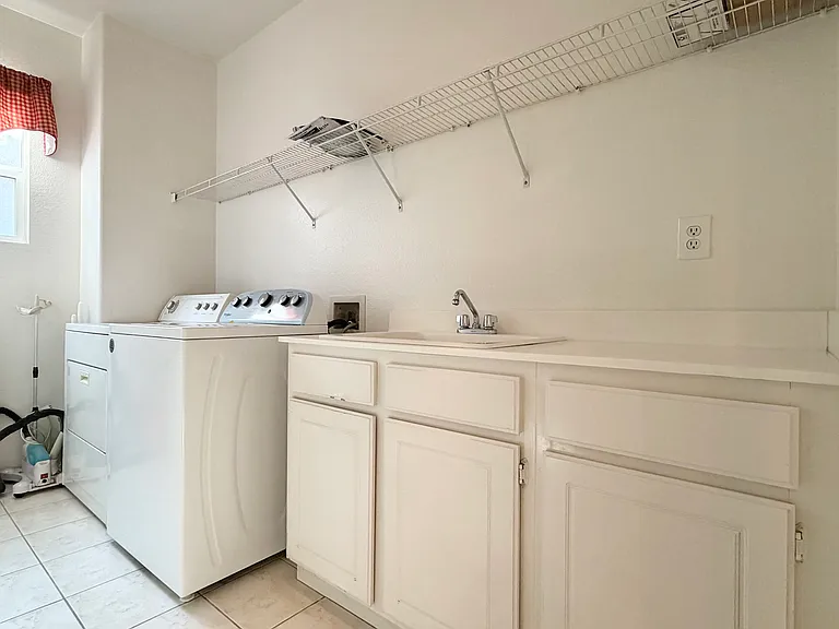 9489 Cedar Glen Ct — Photo 34