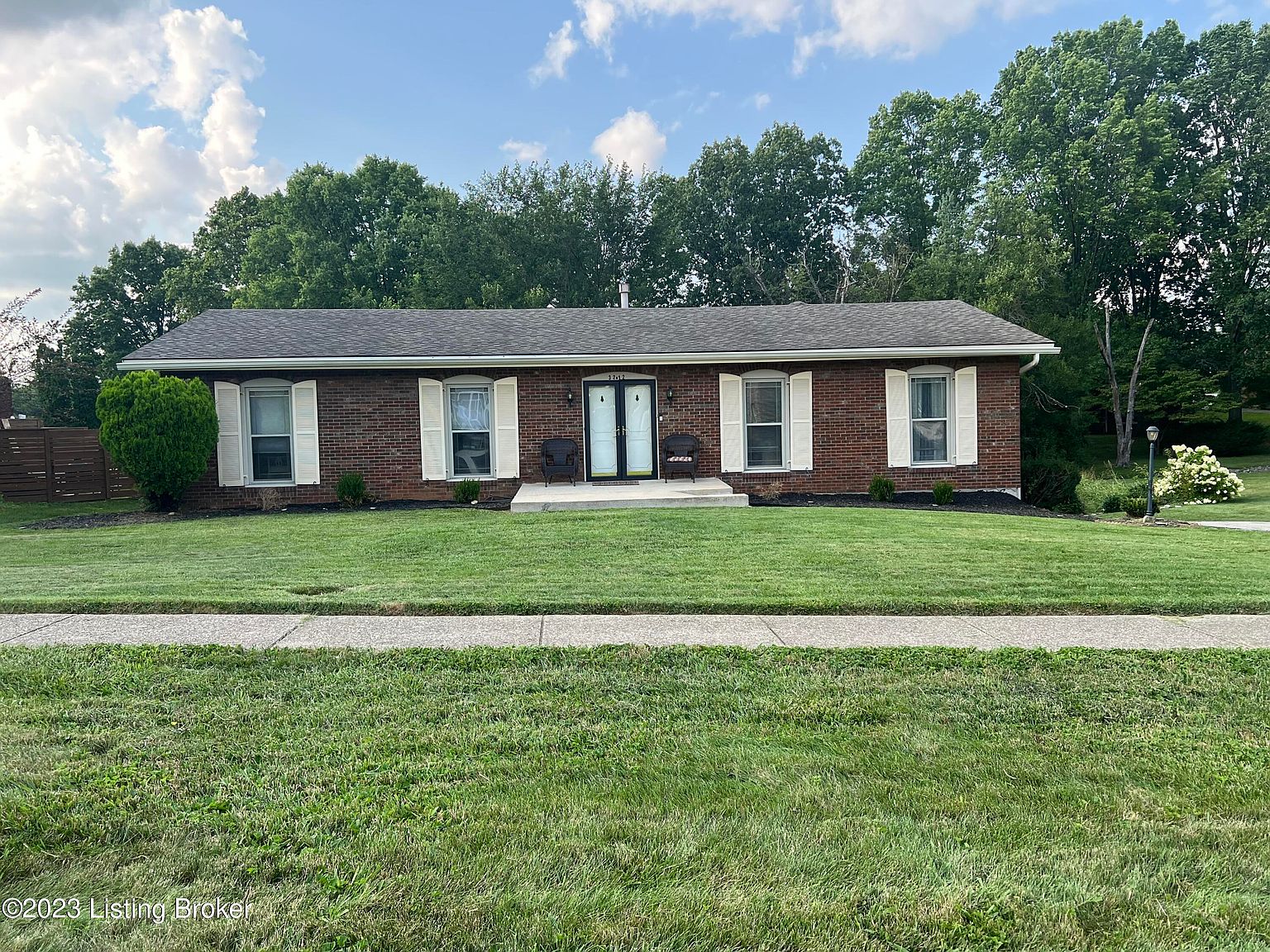 3212 Summerfield Dr, Louisville, KY 40220 MLS 1642778 Zillow
