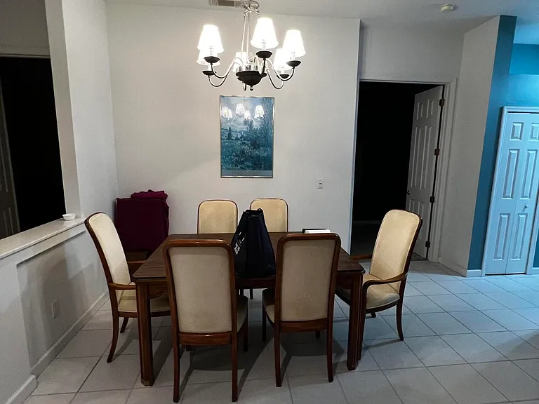 742 SW Aruba Bay — Photo 10