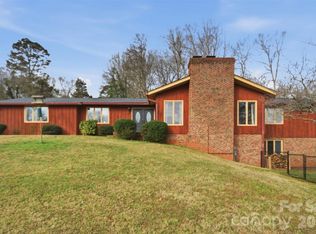304 Honeysuckle Dr, Rutherfordton, NC 28139
