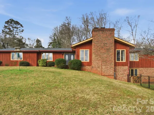 304 Honeysuckle Dr, Rutherfordton, NC 28139