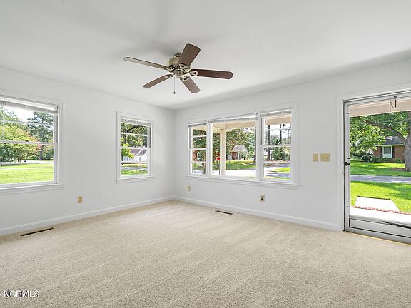 4th image of 319 E Hill Street