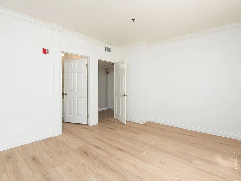 7120 Ramsgate Ave #106 — Photo 11