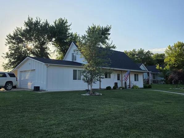 1021 McCaskey Dr, Rose Hill, KS 67133