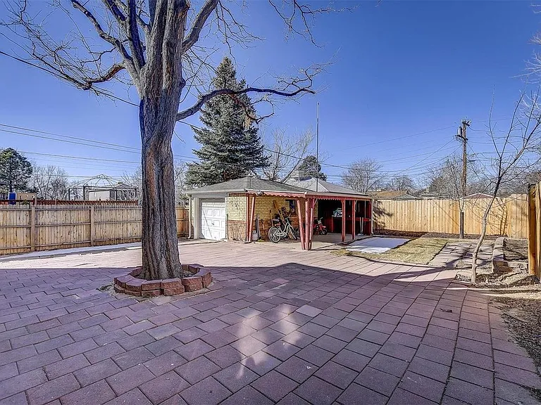 2811 Utica St — Photo 29