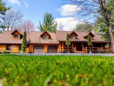 10150 Lake Dubonnet Trl, Traverse City, MI, 49685