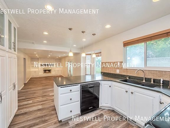 3rd image of 5543 S White Springs Dr