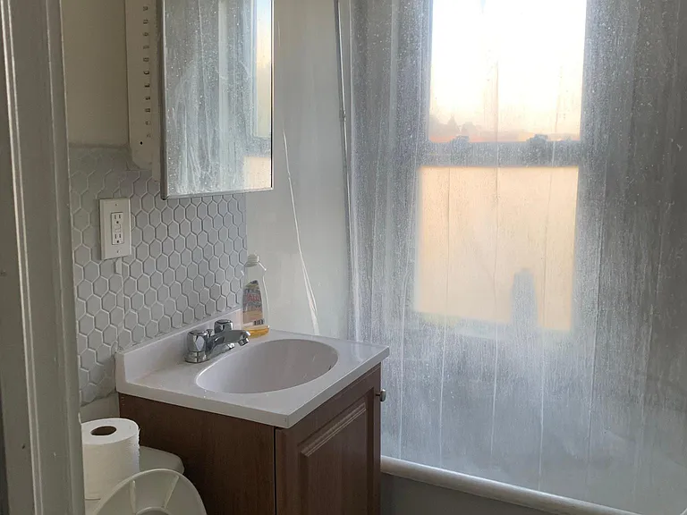 382 Pleasant St #3 — Photo 9