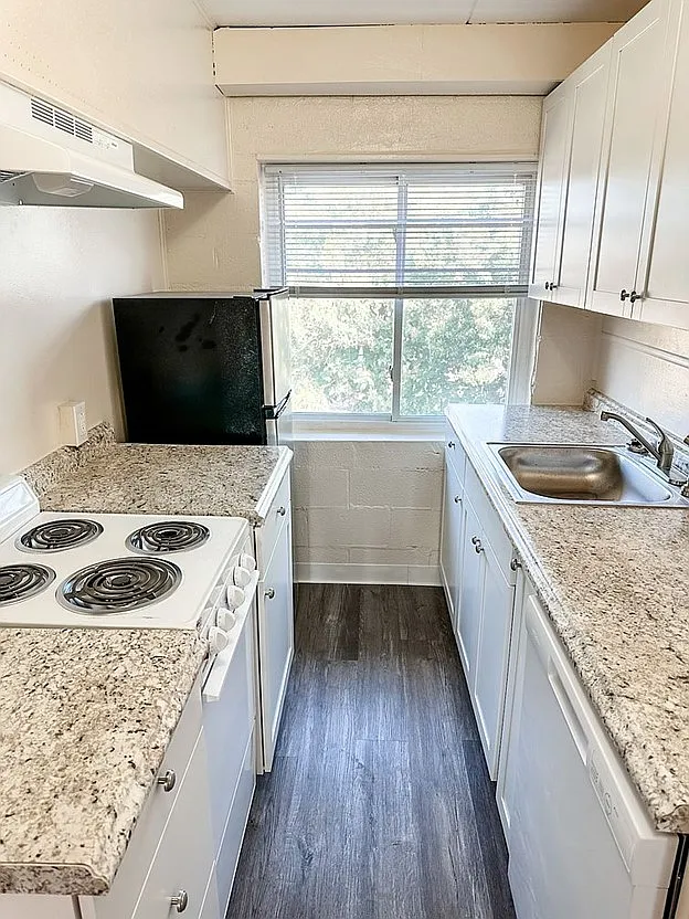 2 bed, 1.0 bath, 700 sqft, $1,500 — Photo 1