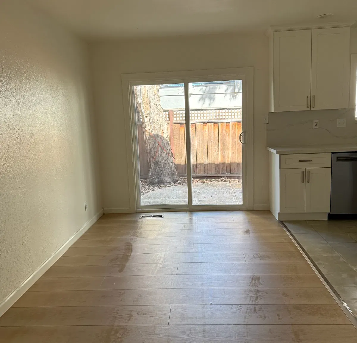 2 bed, 1000 sqft, $3,750 — Photo 2